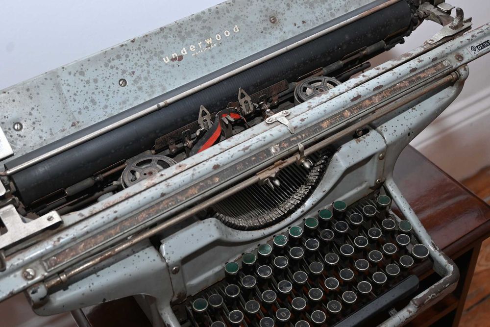 Maquina de Escrever antiga Marca UNDERWOOD