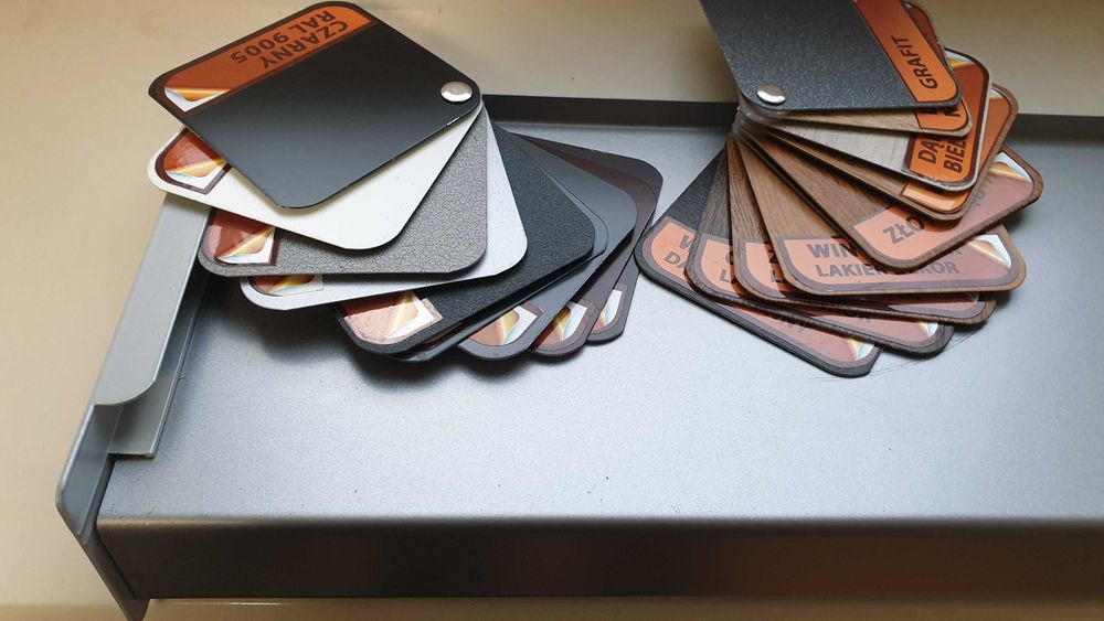 Parapety zewnętrzne stalowe i aluminiowe - wszystkie rodzaje i kolory