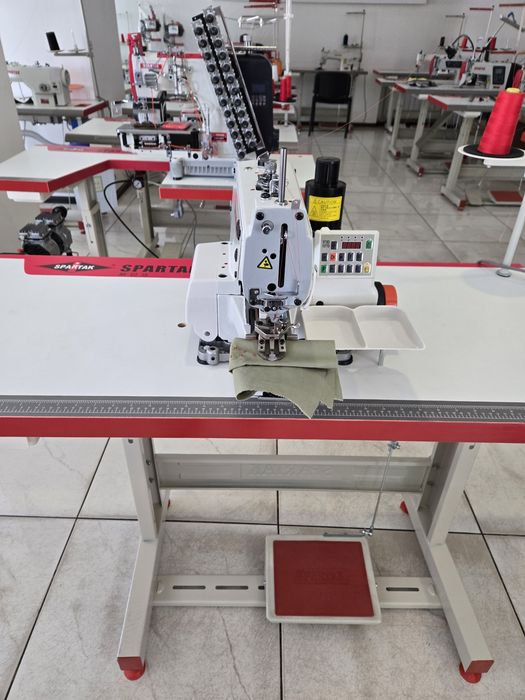 Пуговичная швейная машина