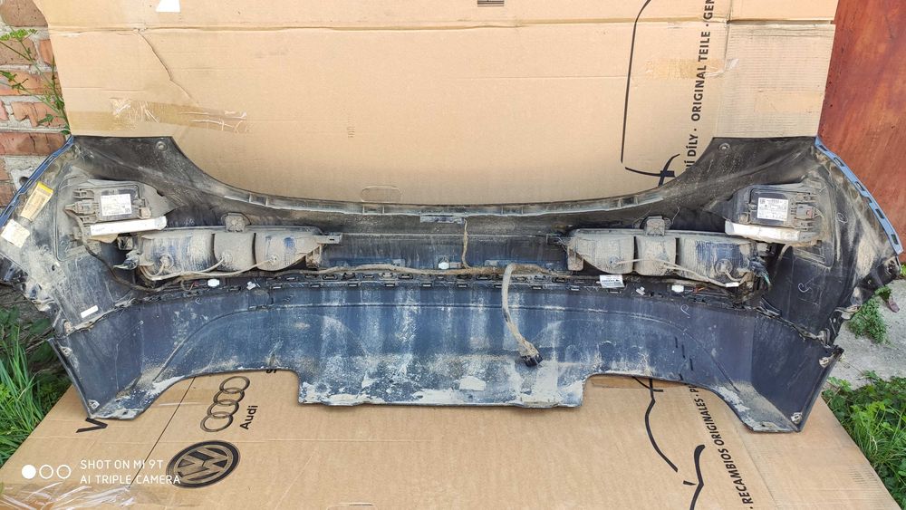 Бампер задній Chevrolet Bolt EV в зборі