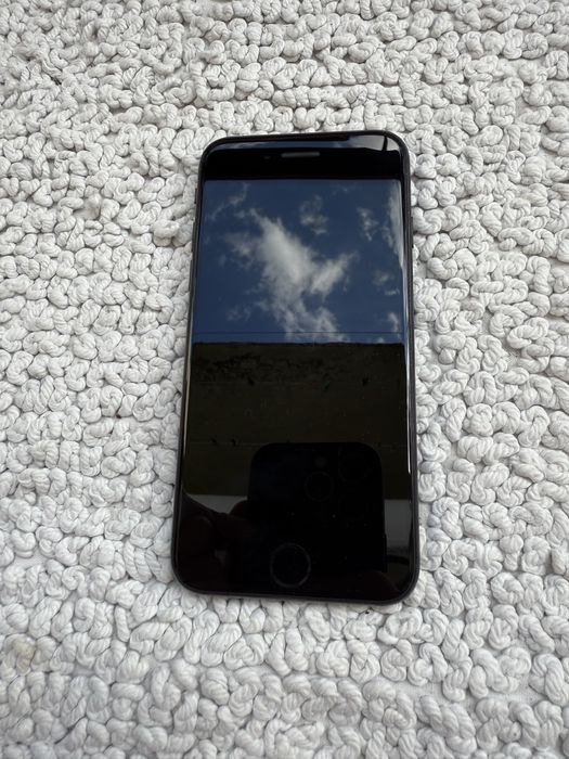 Iphone SE 2020 (64 GB) 74 акум