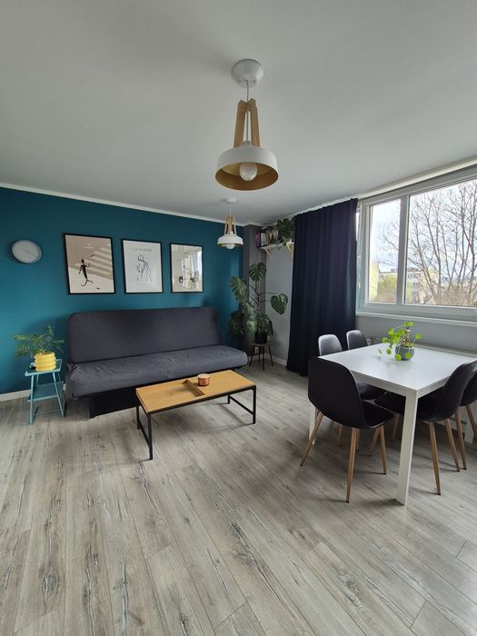 Mieszkanie  3 pokojowe 55 m² z klimatyzacją i loggią.