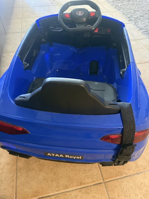 Carro a bateria da marca ATAA criança