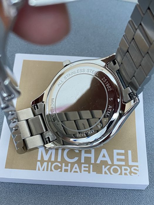 Mega cienki Michael Kors slim runway silver steel