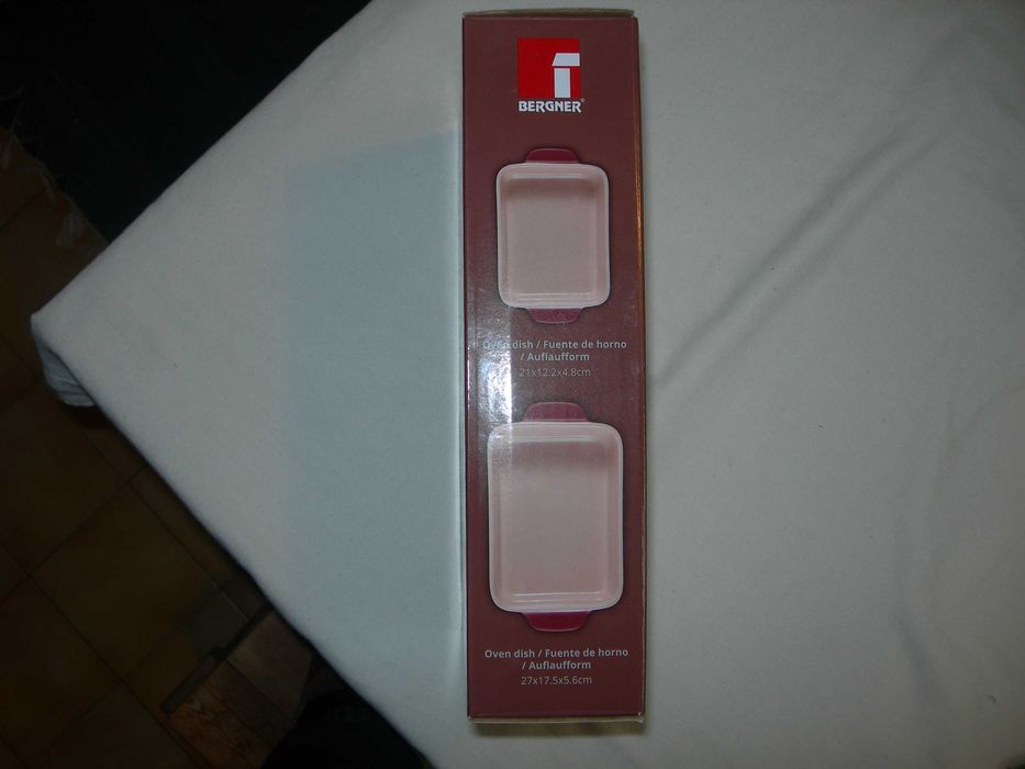 Tabuleiros de forno.