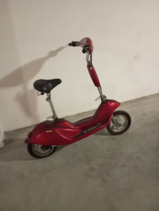 Patinete elétrica (Para arranjo)