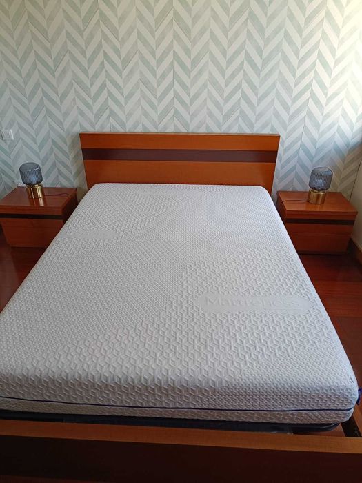 Mobília de Quarto de Casal em Cerejeira – Conjunto Completo