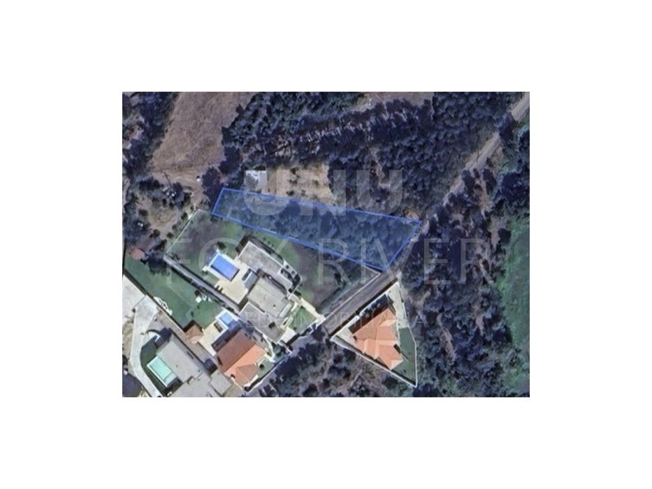Terreno localizado na freguesia de Bela, no concelho de Monção.