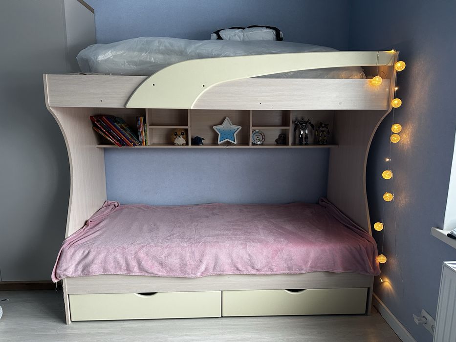 Продам двухъярусную кровать