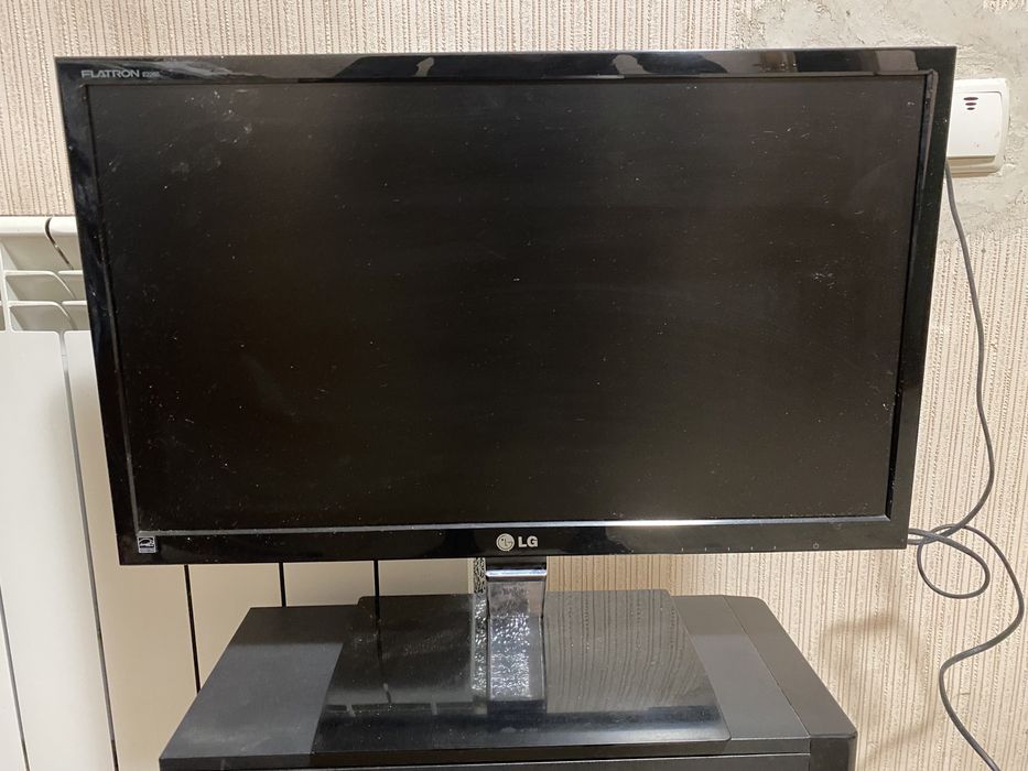 Монітор Lg Flatron E2260S