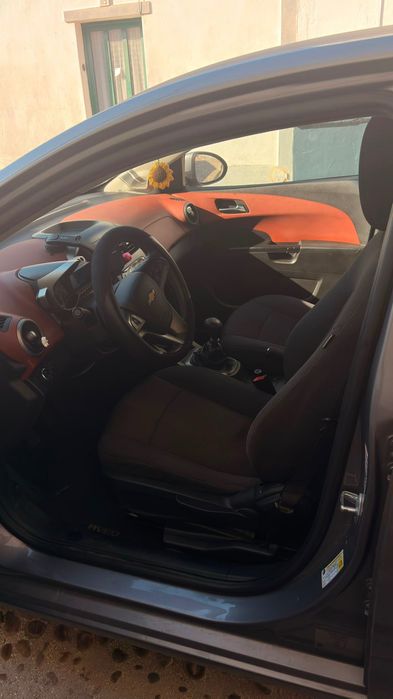 Vende-se automóvel – Preço negociável