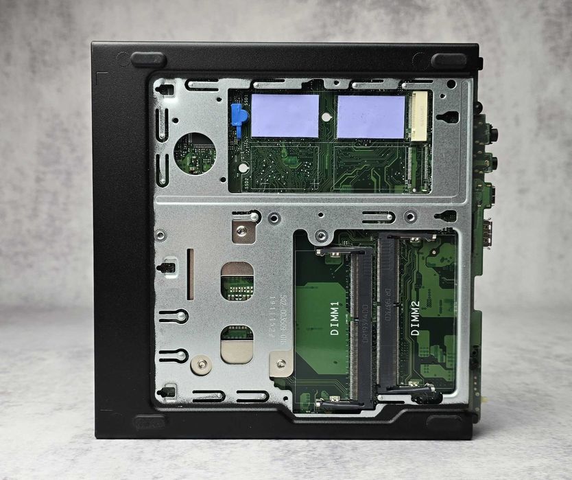 Комп'ютер Lenovo ThinkCentre m720q Tiny i3-8100T 8Gb DDR4 + SSD 128Gb