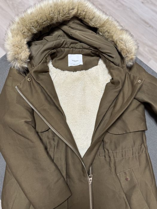 Стильна парка від Mango, стан нової.