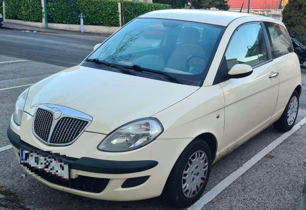 Lancia Ypsilon