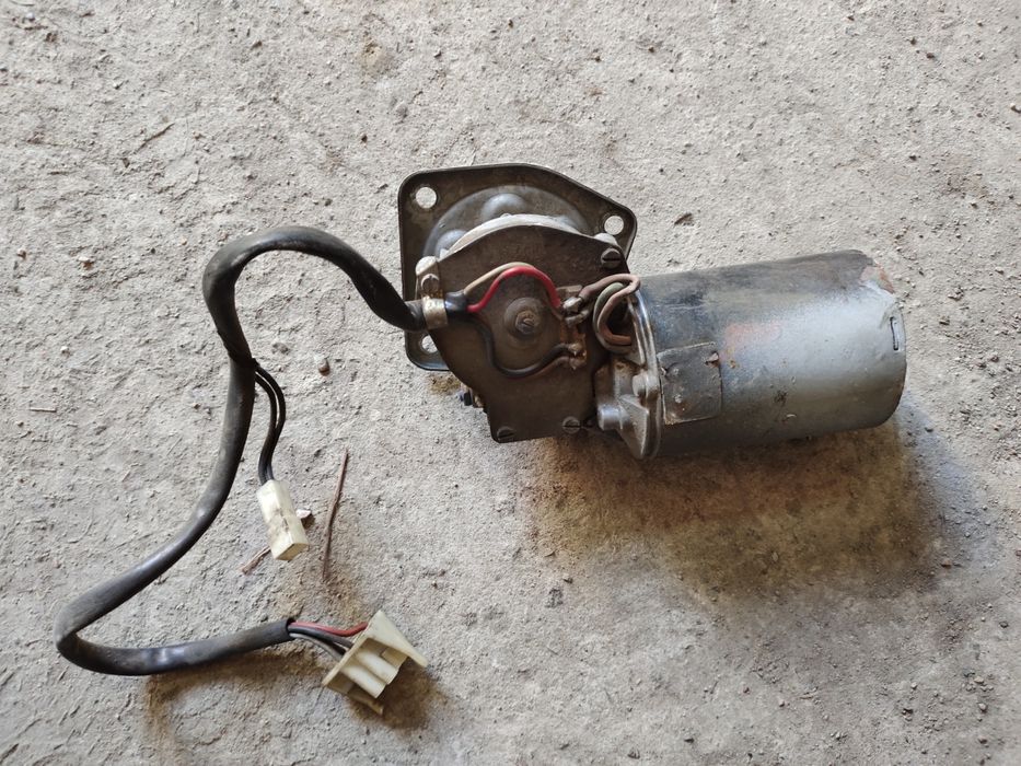 Мерседес 310 мотор склоочисника . Привод дворников Mercedes