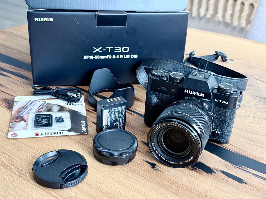 Bezlusterkowiec Fujifilm X-T30 obiektyw XF 18-55 OIS stan idealny