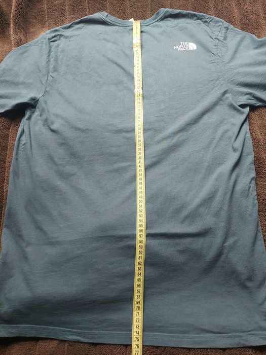 футболка фірми The North Face оригінал 

Размер:  L

Заміри детальні: