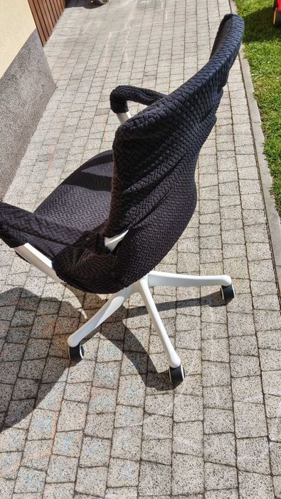 fotel obrotowy regulowany