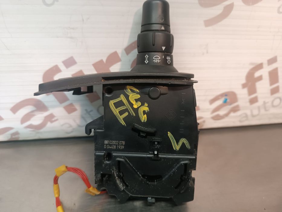 Manípulo de Luzes RENAULT CLIO III - 88102002078