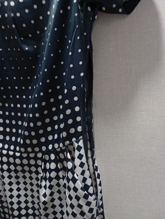 Атласна сукна в горошок