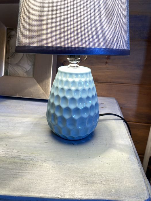 Dois candeeiros de mesa cabeceira