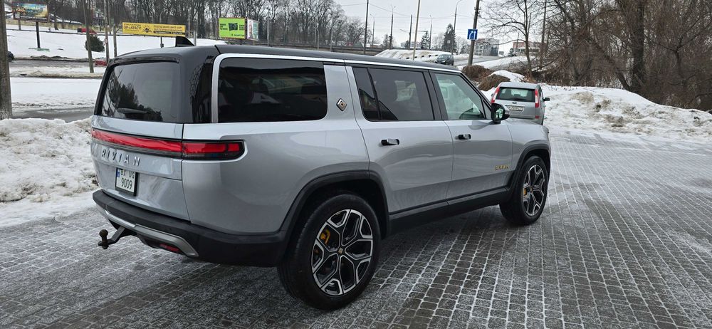 Продам Rivian R1S