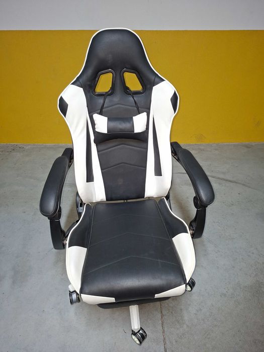 Cadeira Gamer em Pele Preto e Branco. Reclinável