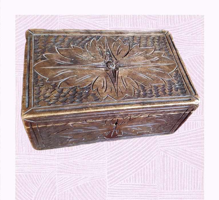 Szkatulka drewniana 50 lata 60 stara wzory pojemnik skrytka kuferek