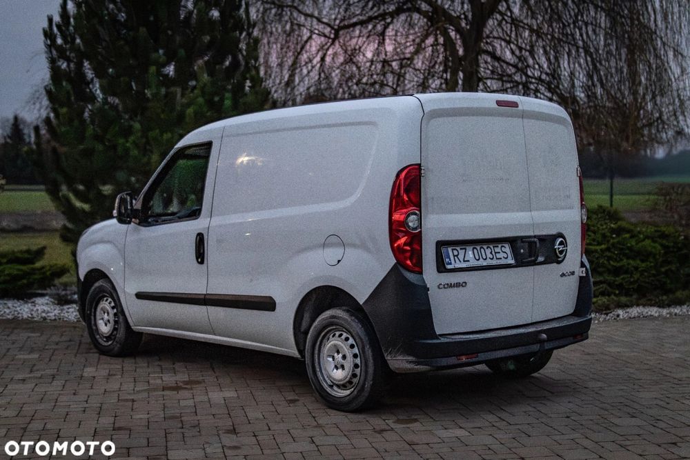 Wynajem opel combo fiat doblo blaszak 1.3d  fv 23% wypozyczalnia aut