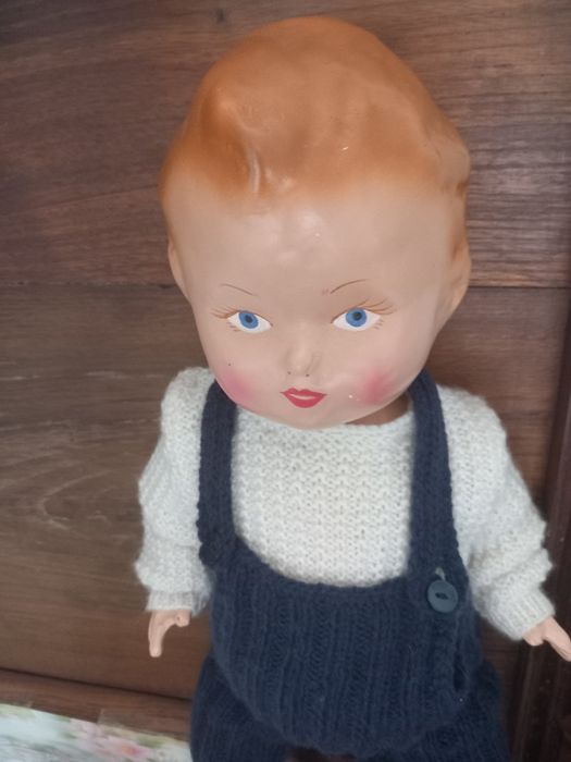 Boneco muito antigo