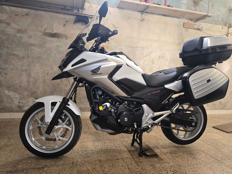 Honda NC750X com 5000 km´s em excelente estado
