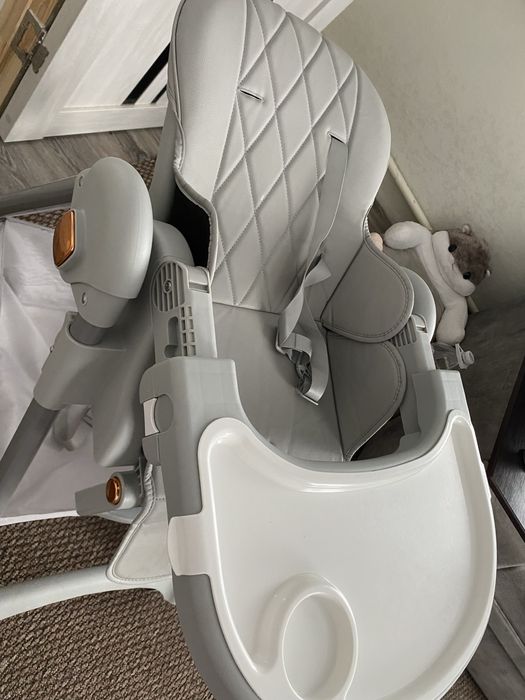 Стільчик для годування