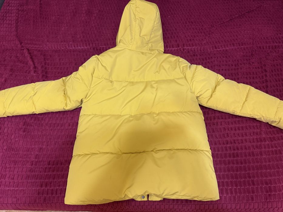 Зимова жіноча куртка