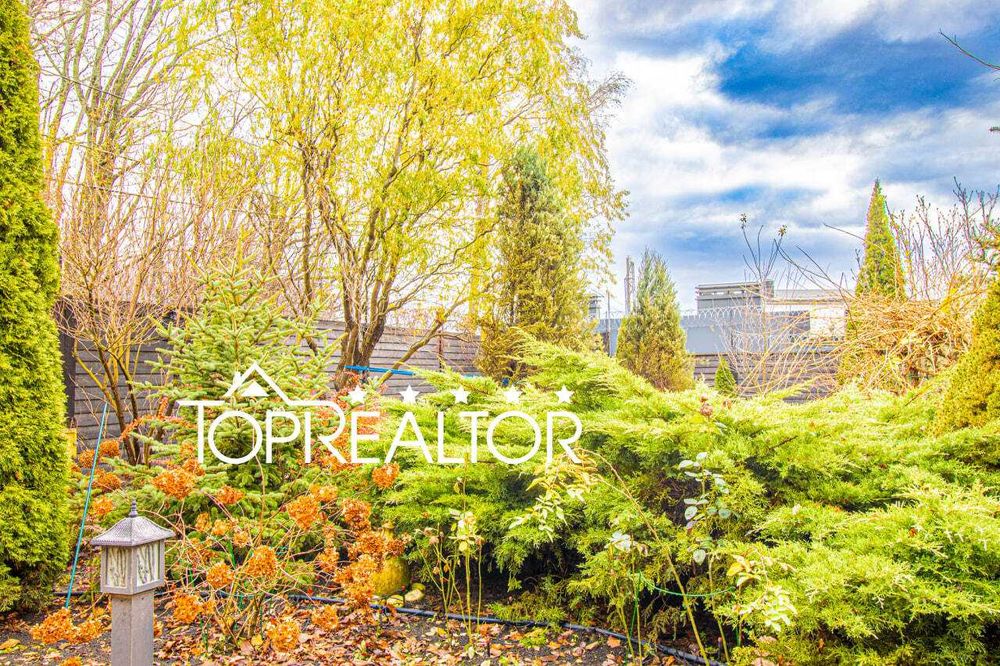 Продаж 2-пов. будинку з сучасним ремонтом за церквою на вул.Дерев'янка