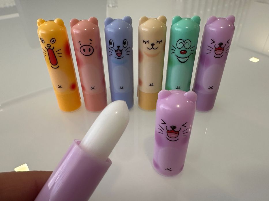 6 Batons / Bálsamos de Lábios Criança