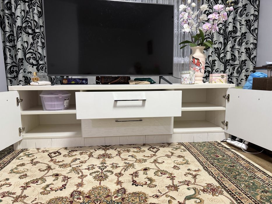 Тумба під телевізор