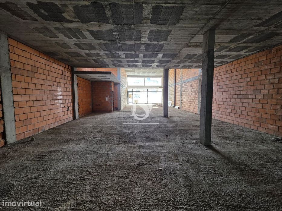 Espaço comercial com 205m2 em ValRio, Viseu