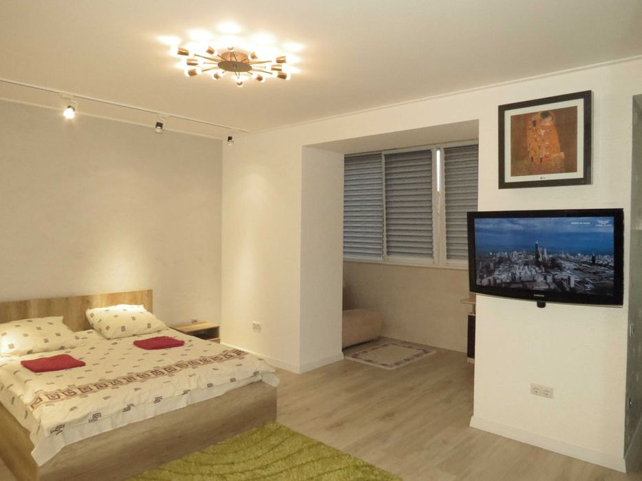 Дизайнерська кондиціонер квартира погодинно, подобово Там Там Портсіті