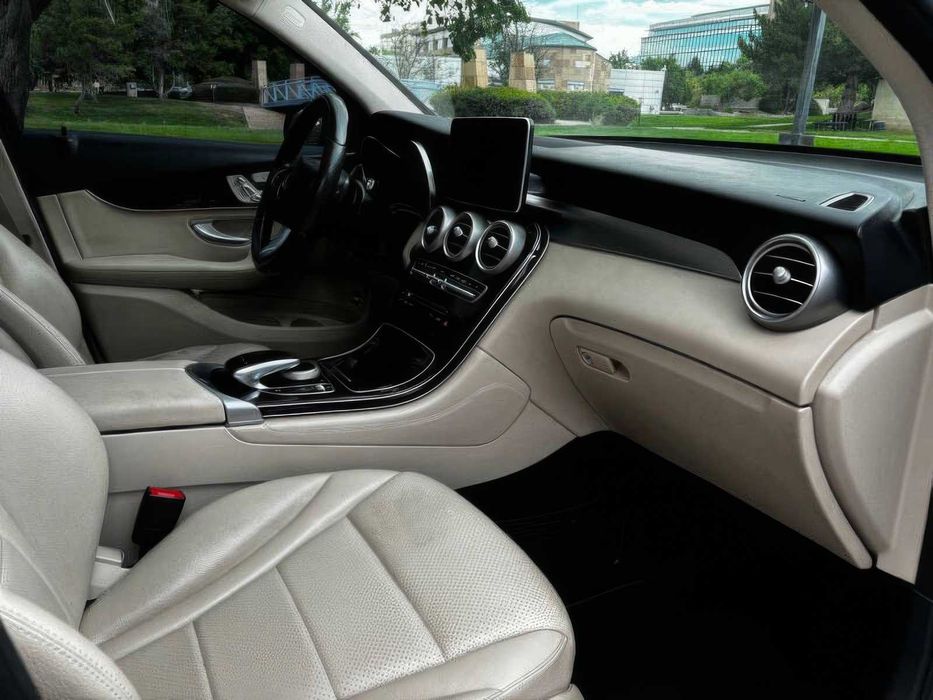 Mercedes-Benz GLC 300 4MATIC      2017