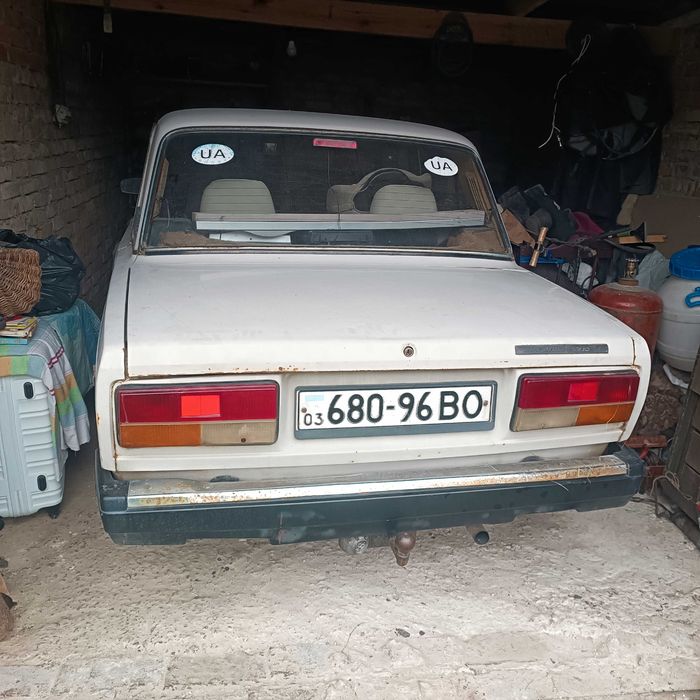 Автомобіль ваз 2107