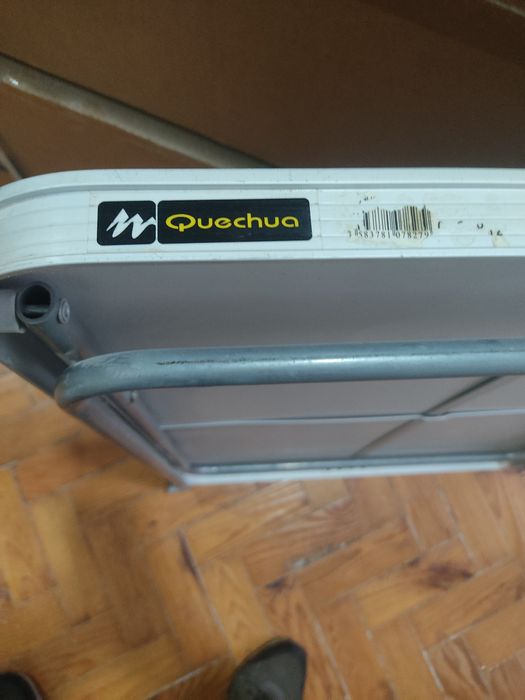 Mesa rebatível para usos diversos / campismo