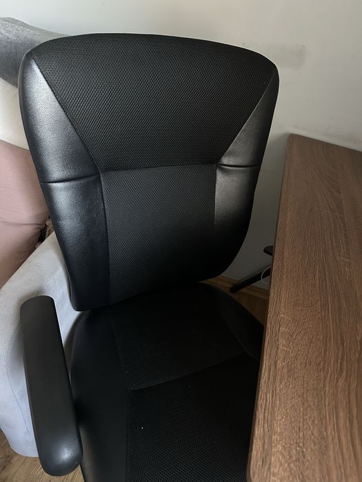 Krzeslo/fotel czarne w bardzo dobrym stanie