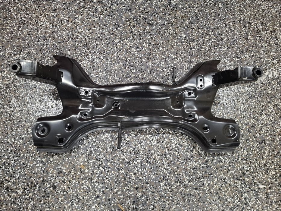 Skoda Fabia 2010-2015  подрамник