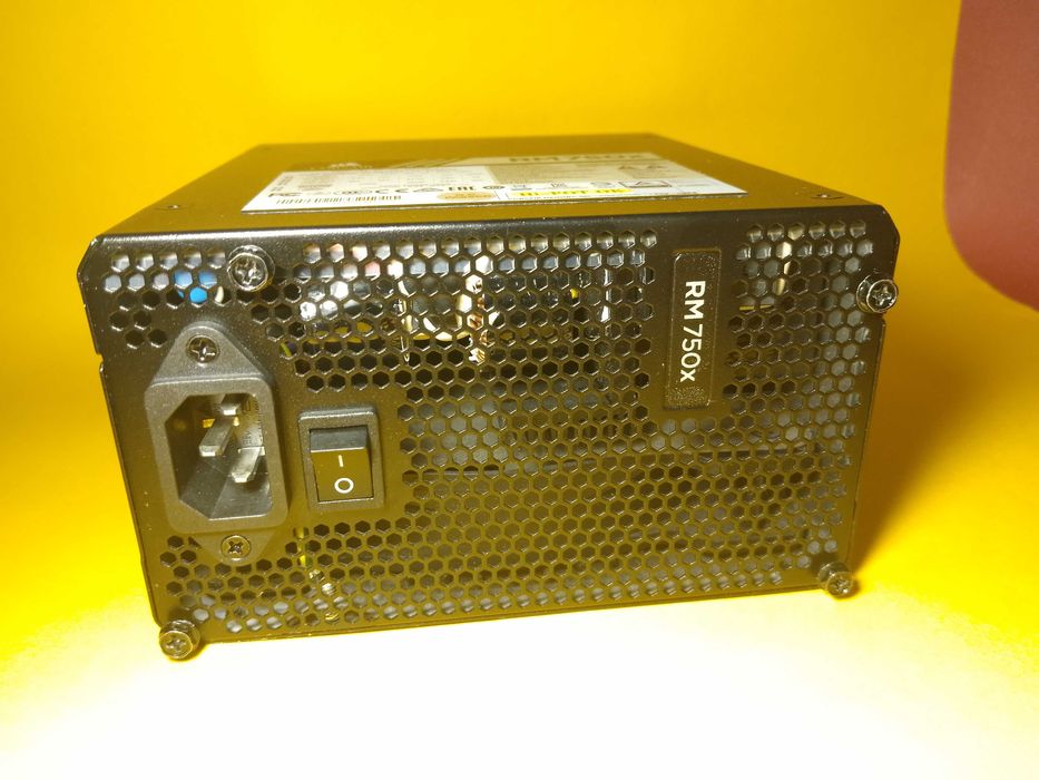 Блок Питания CORSAIR 750 W GOLD 80 PLUS ИДЕАЛ Японские Конденсаторы