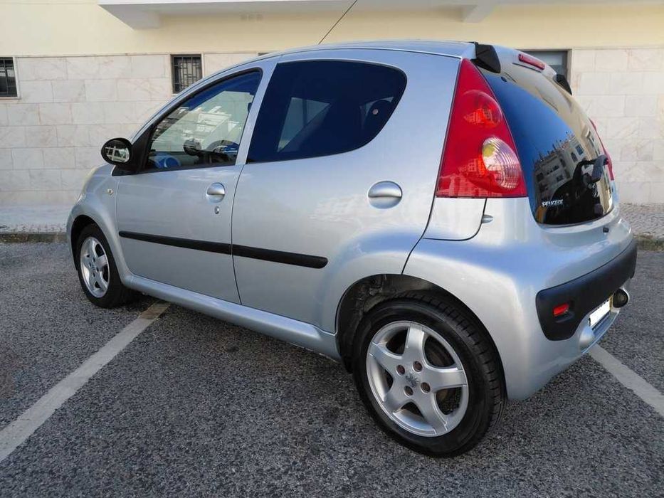 Peugeot 107 1.0 Black & Silver Edition - 53.000 km