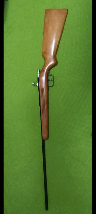 Culatra de espingarda de 8mm de picar ao lado como nova.