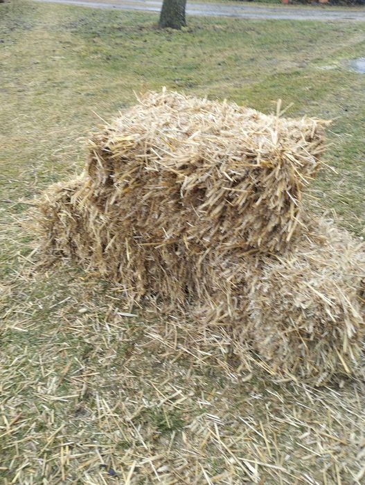 Sprzedam słomę, kostka
