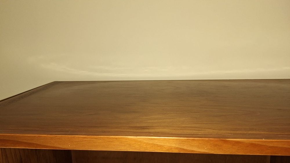 Secretária de estudo com estante