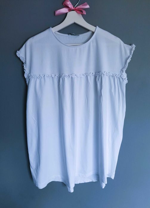 Biała bawełniana sukienka tunika z falbankami