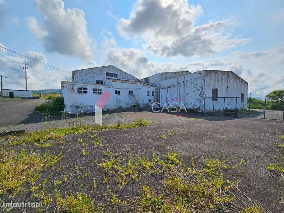 Armazém Industrial com 2.206 m2 em Santa Cruz!